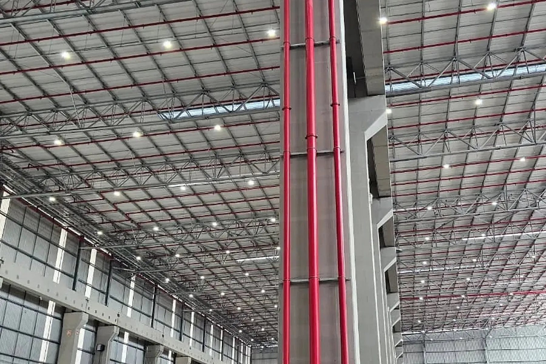Rede de chuveiros automáticos em galpão, executada pela VIVA