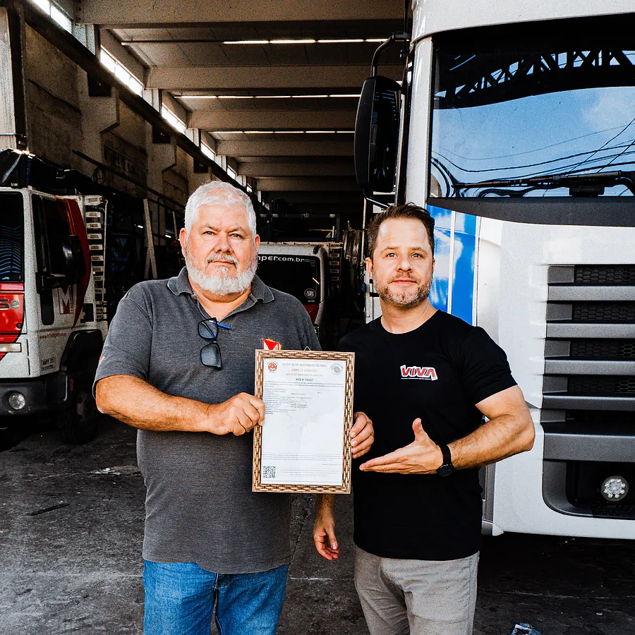 Entrega de documentação aprovada a um cliente da VIVA